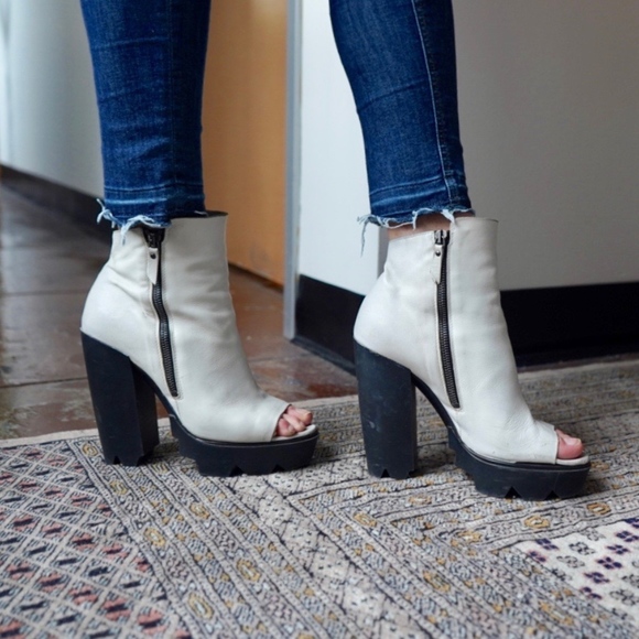White Leather Open Toe Vic Matie Moto Boots - Picture 2 of 2